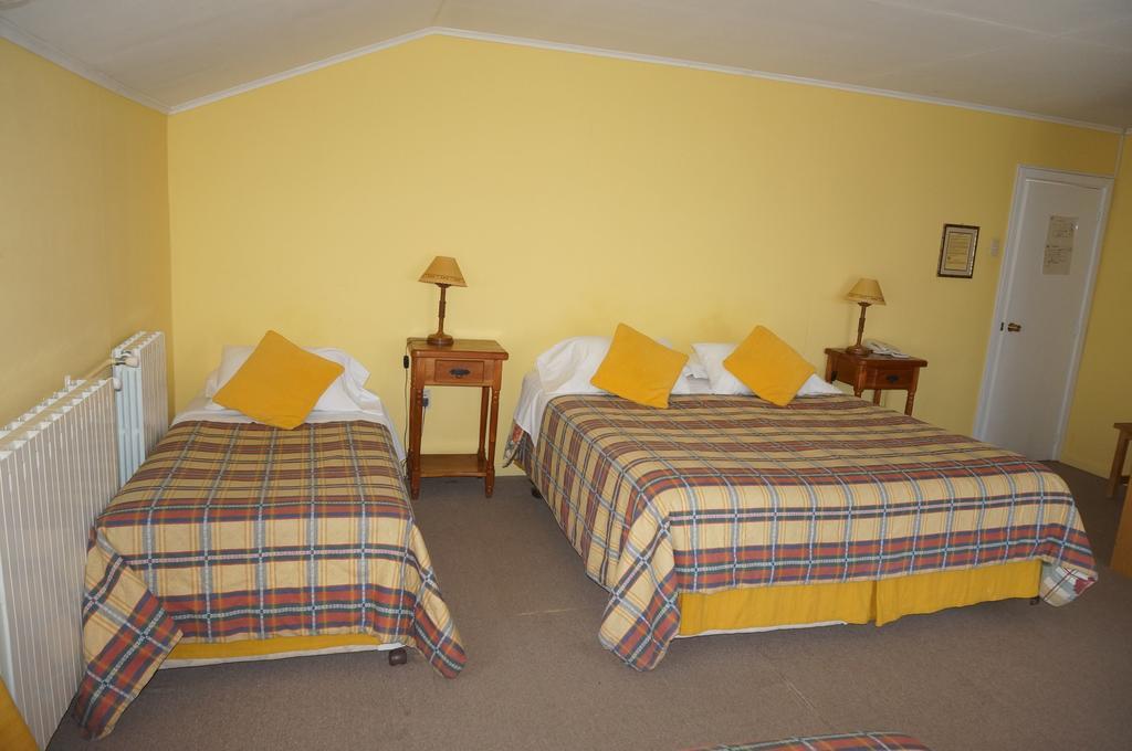 Hostal Ovejero Punta Arenas Exterior photo
