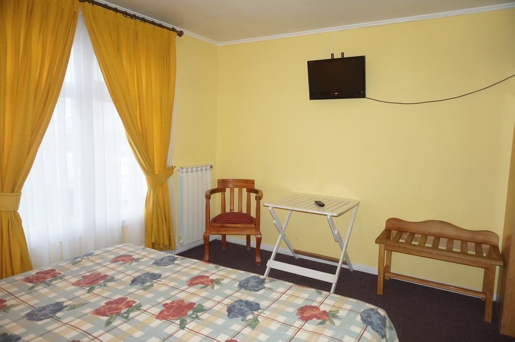 Hostal Ovejero Punta Arenas Exterior photo